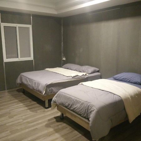 X Kingdom Guest House Чіангмай Екстер'єр фото